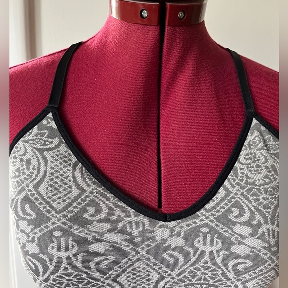 Black and White Patterned Tank Top - Picture 2 of 9